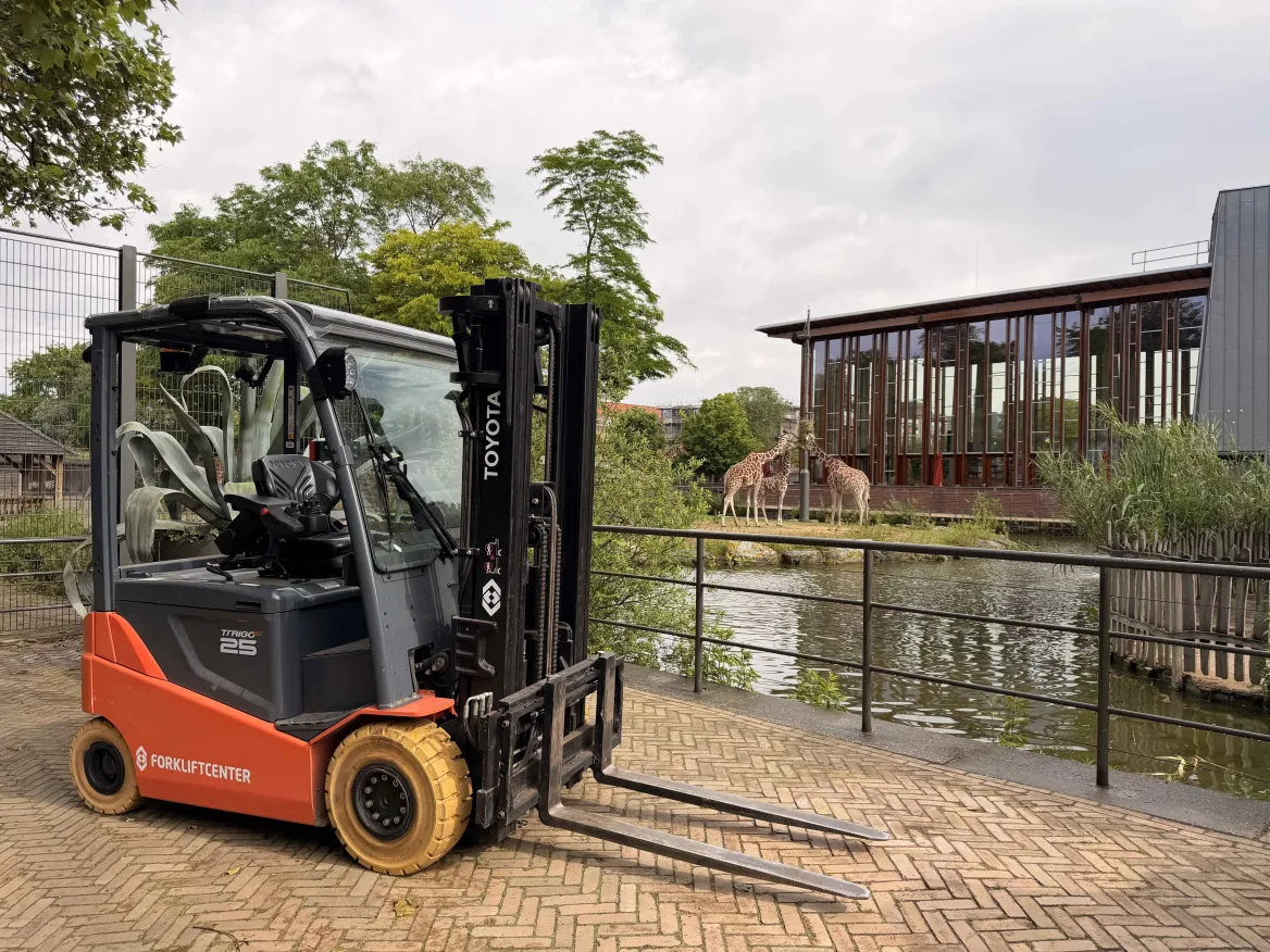 Case Study: Keeping Amsterdams Oldest Zoo Moving