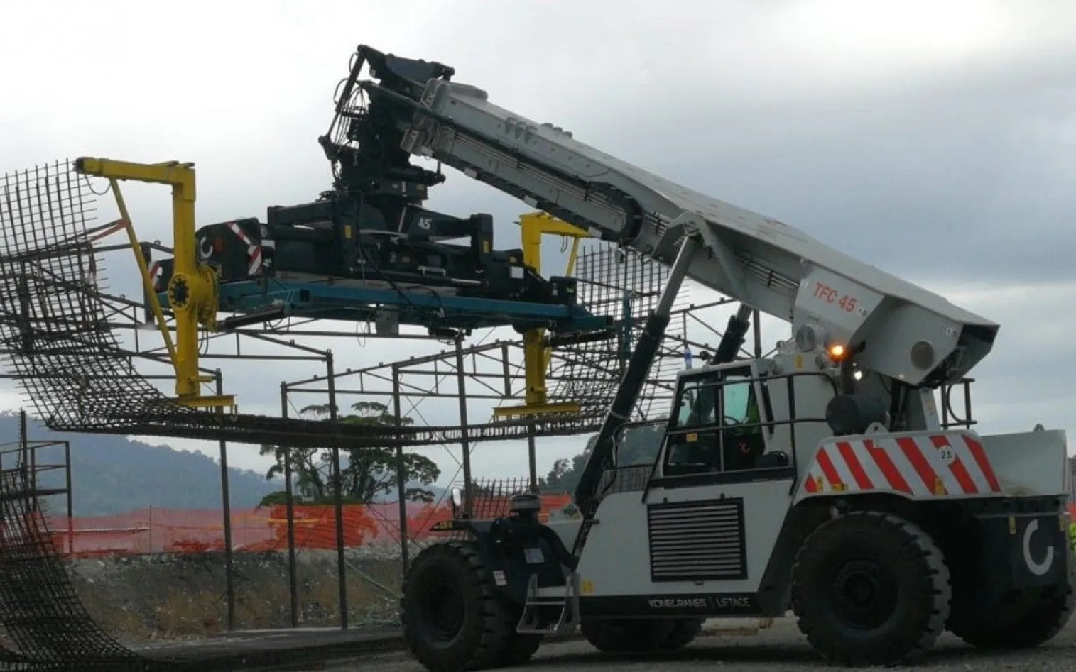 Global Port Equipment reachstackers used in tunnel reinforcement project