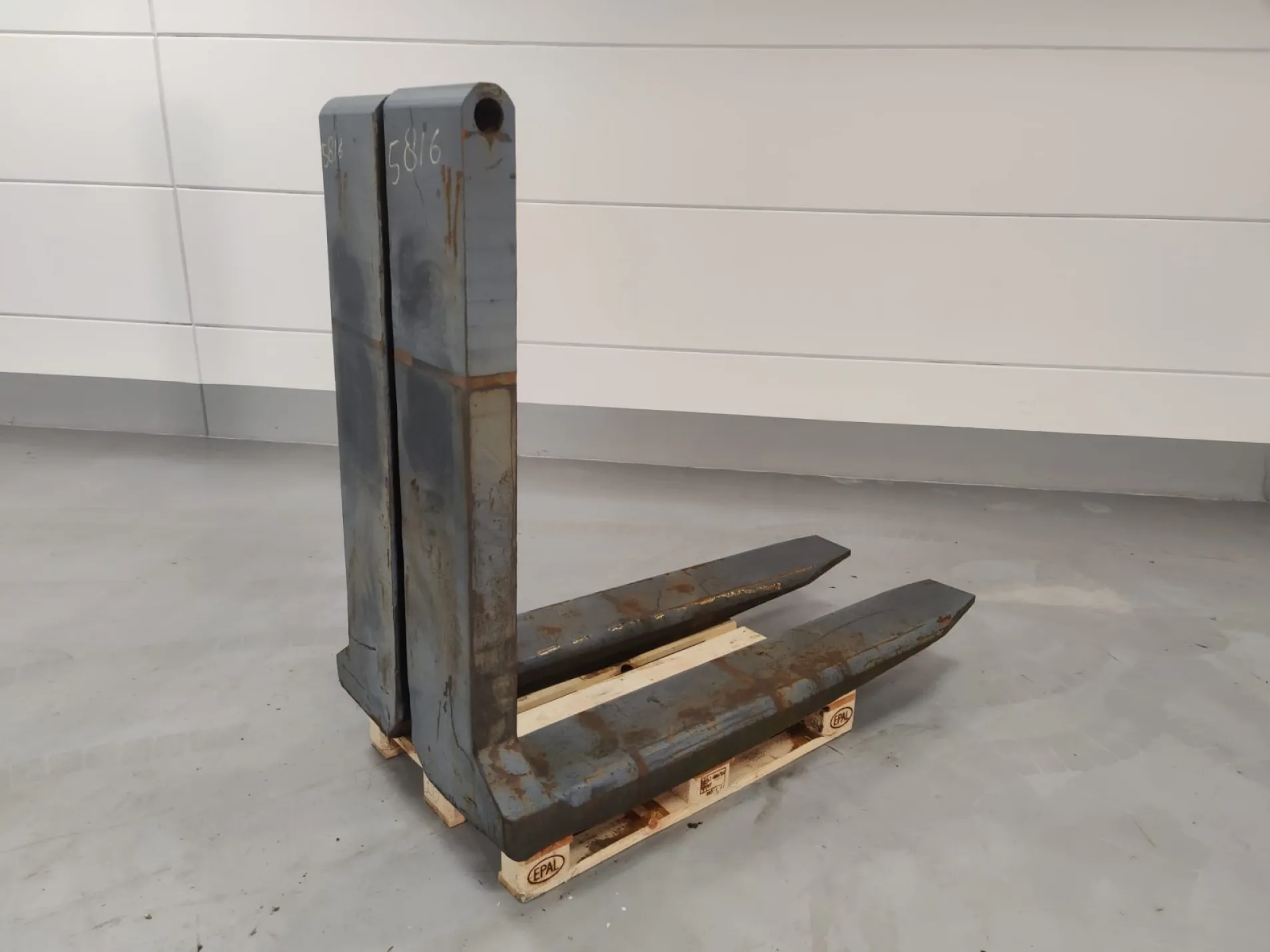 FORK Pin Type - Custom 28.000kg@1200mm // 1800x310x110mm
Heftruckvorken