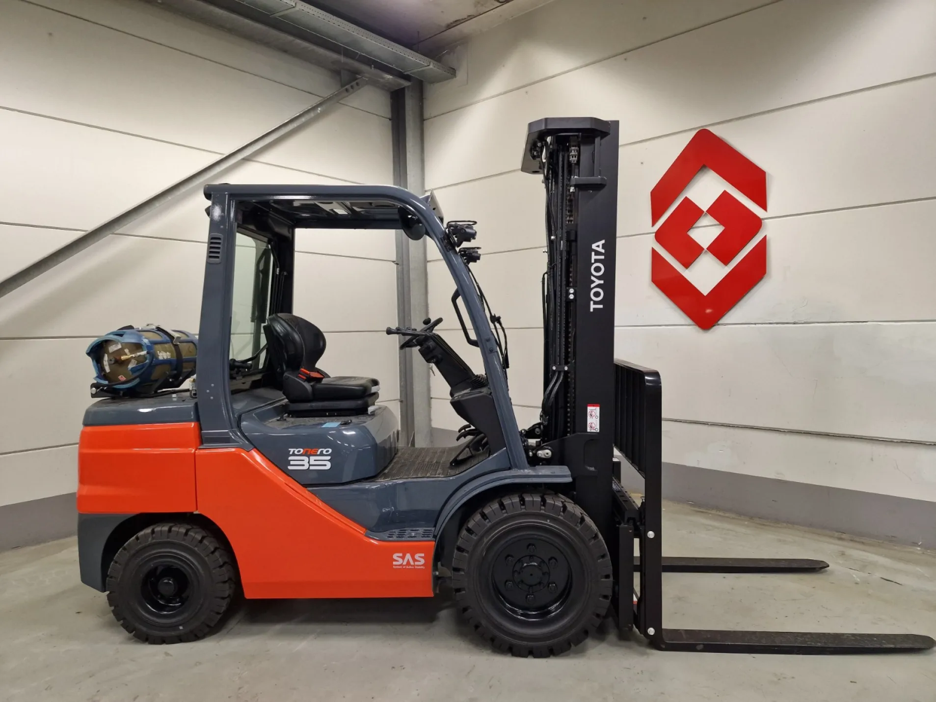 TOYOTA 02-8FGJF35
4 Whl Counterbalanced Forklift <10t