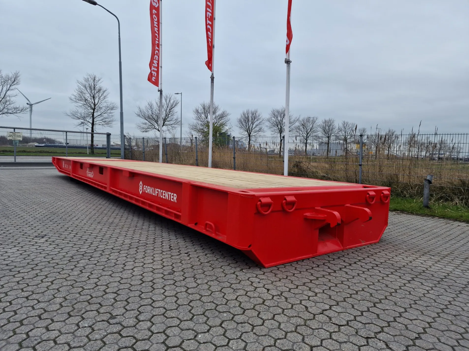 NOVATECH Trailer RT100-40FT
Lowbed Roll Trailer