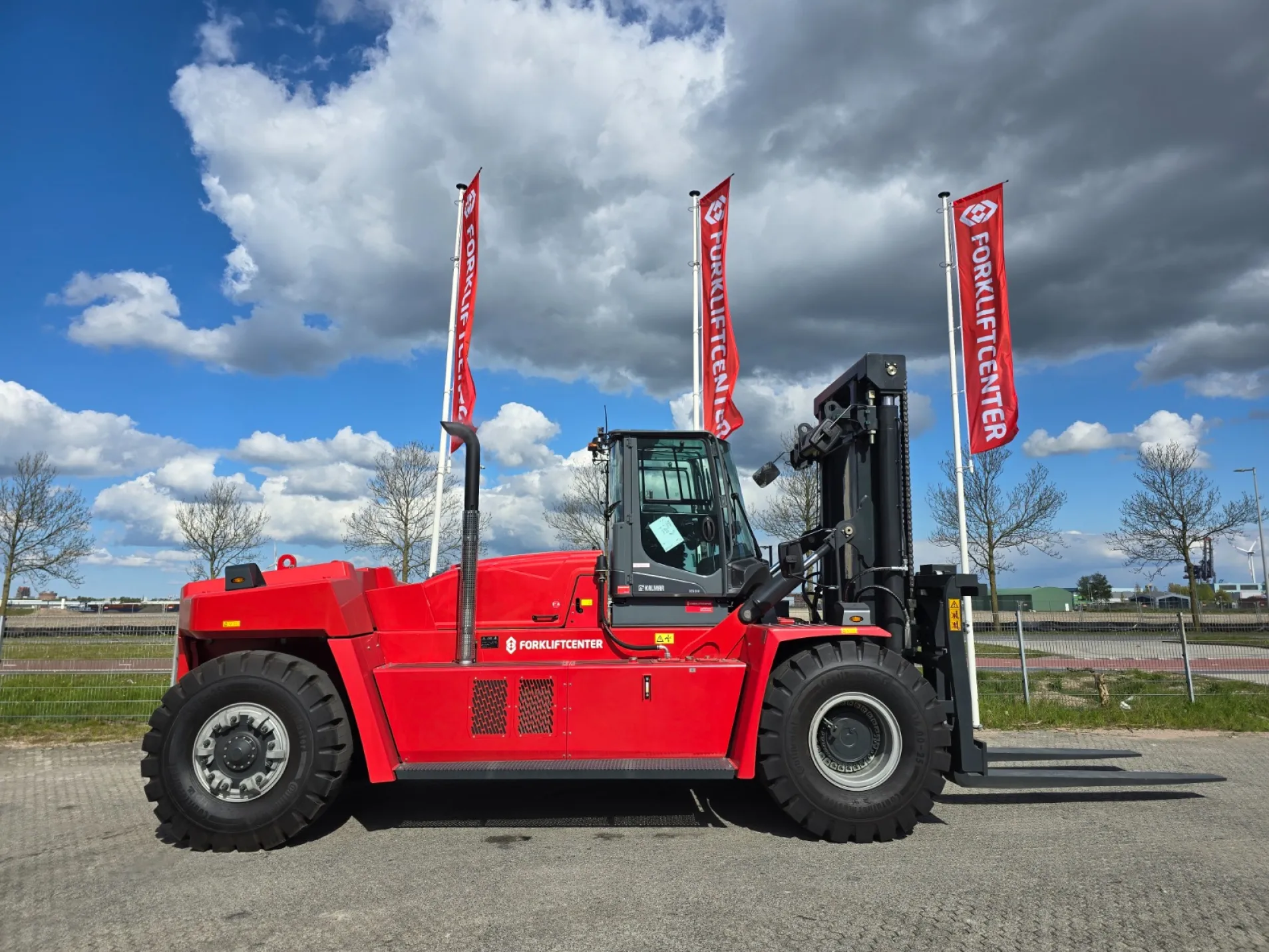 KALMAR DCG 330-12
4 Whl Counterbalanced Forklift >10t