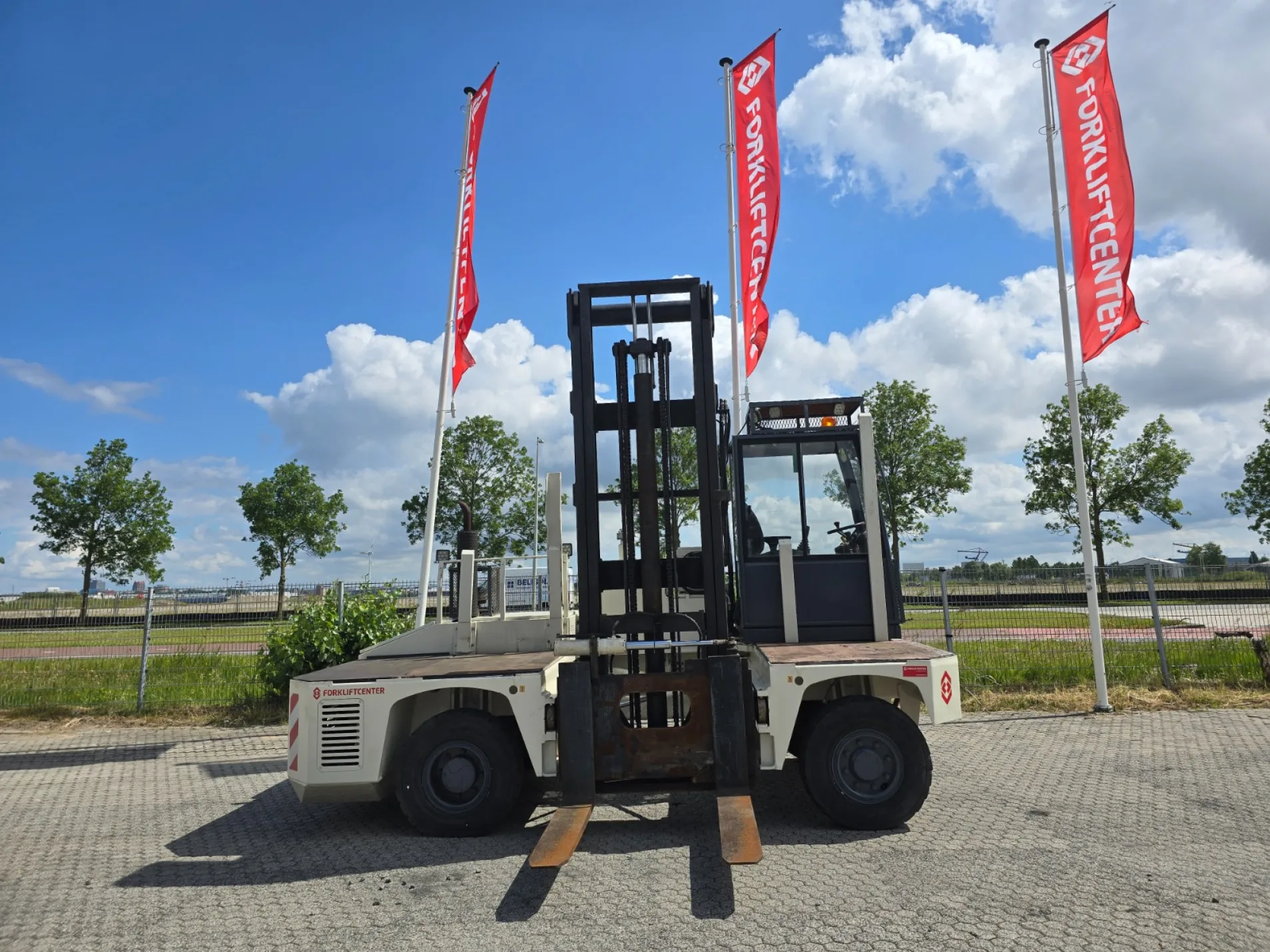 TEREX SF50U
Side Loading Forklift 2-way