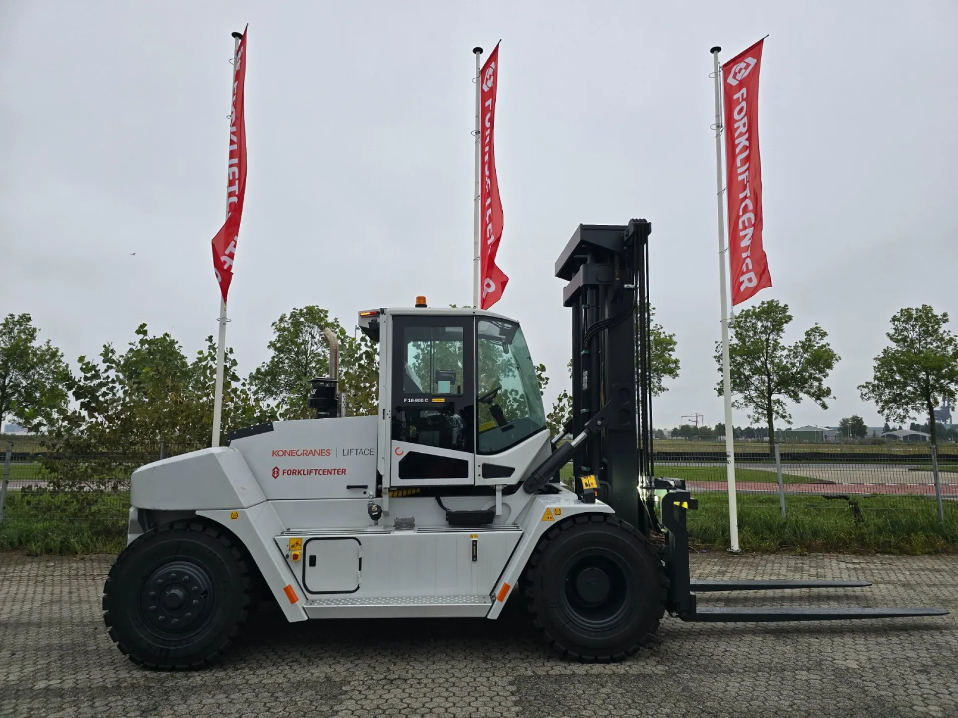 KONECRANES LIFTACE F16-600C
4 Whl Counterbalanced Forklift >10t