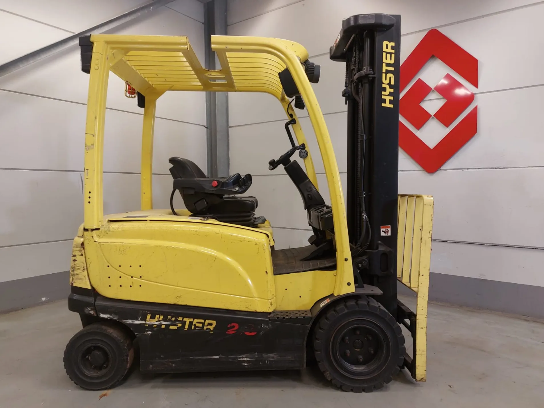 HYSTER J2.5 XN-717
4 Whl Counterbalanced Forklift <10t