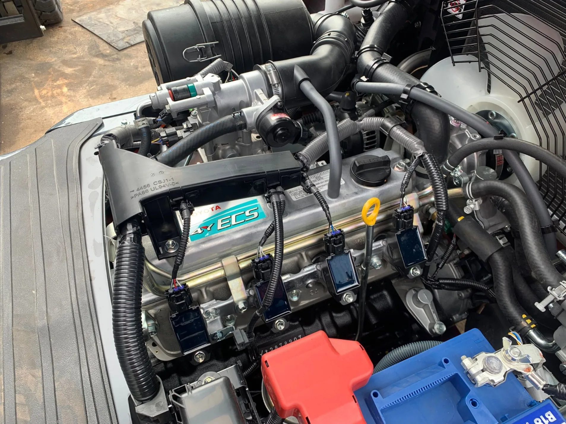 TOYOTA - 02-8FGF30