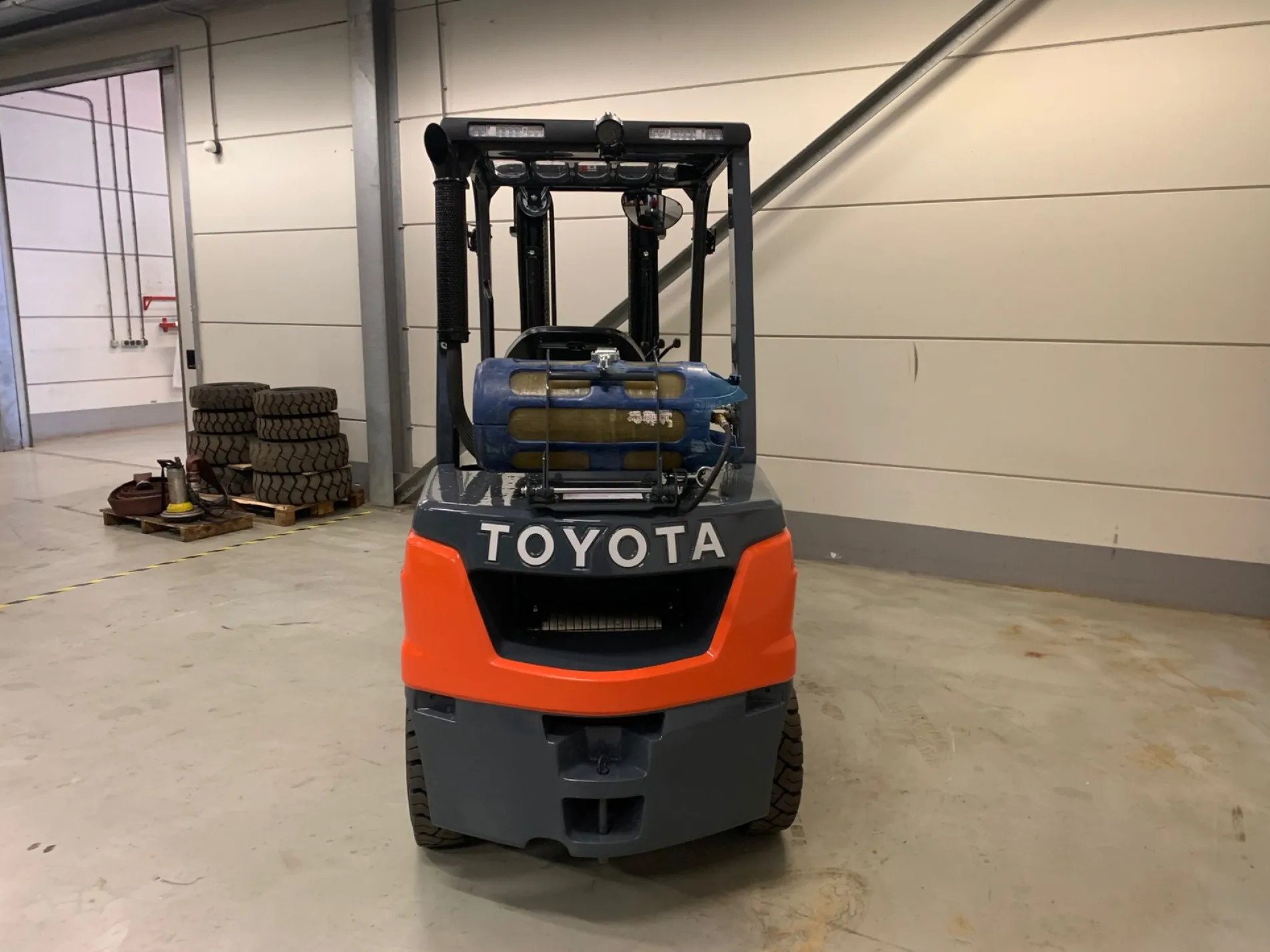 TOYOTA - 02-8FGF30