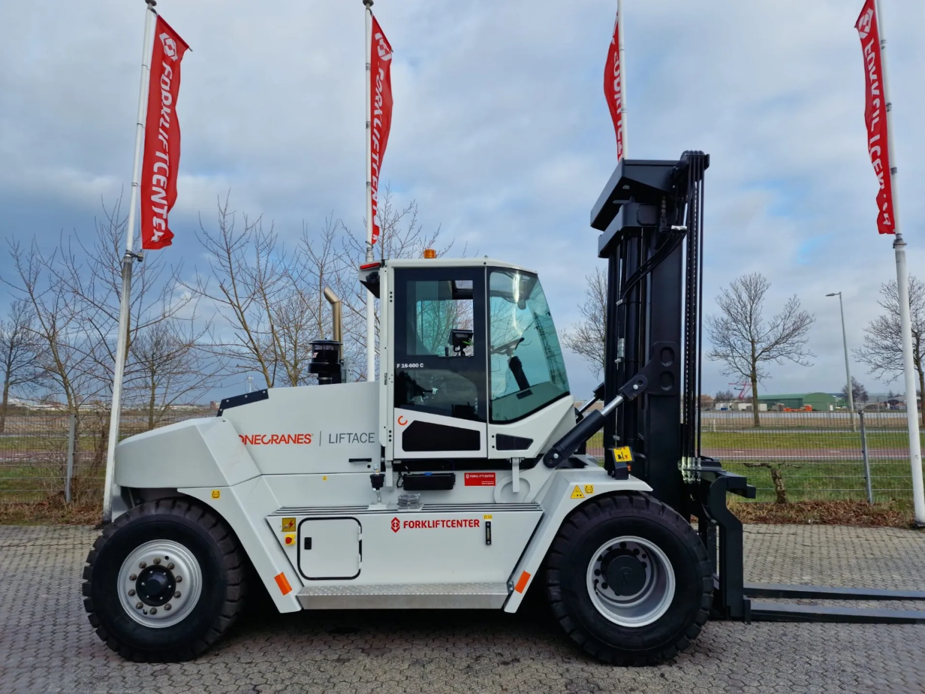 KONECRANES LIFTACE F16-600 C
4 Whl Counterbalanced Forklift >10t