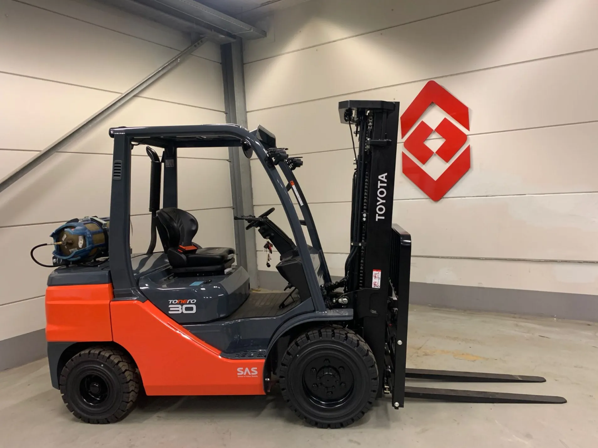 TOYOTA 02-8FGF30
4 Whl Counterbalanced Forklift <10t