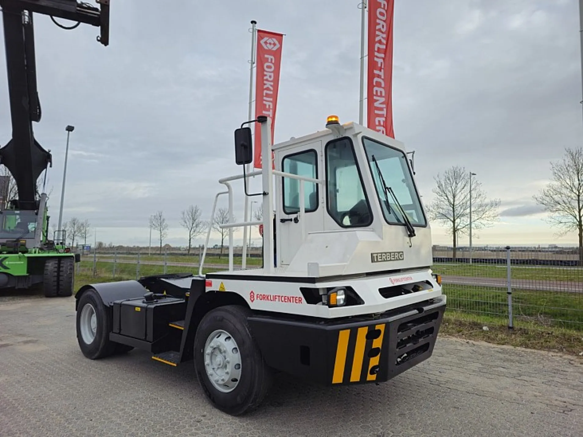 TERBERG YT220
TOW TRACTOR YARD