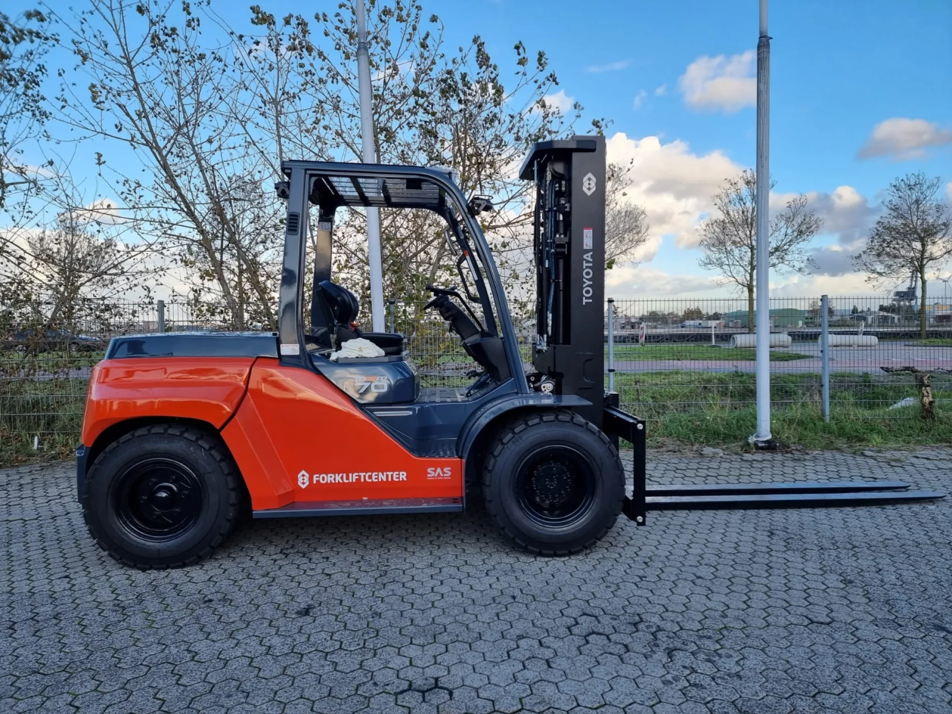 TOYOTA 8FD70F
4 Whl Counterbalanced Forklift <10t