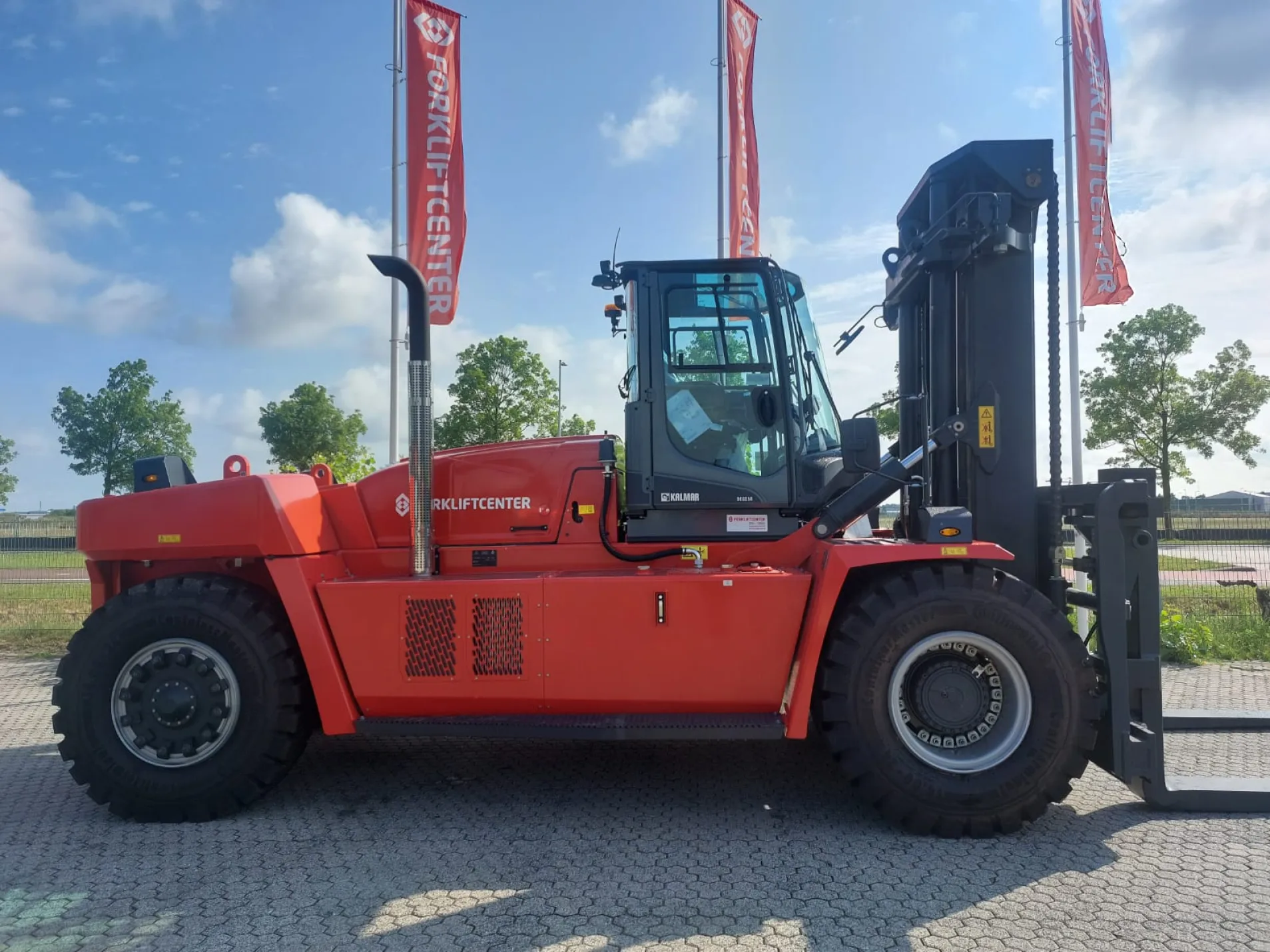 KALMAR DCG 250-12
4 Whl Counterbalanced Forklift >10t