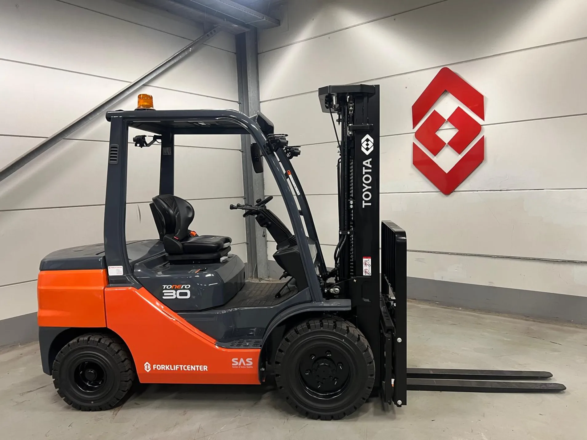 TOYOTA 52-8FDF30 4 Whl Counterbalanced Forklift <10t