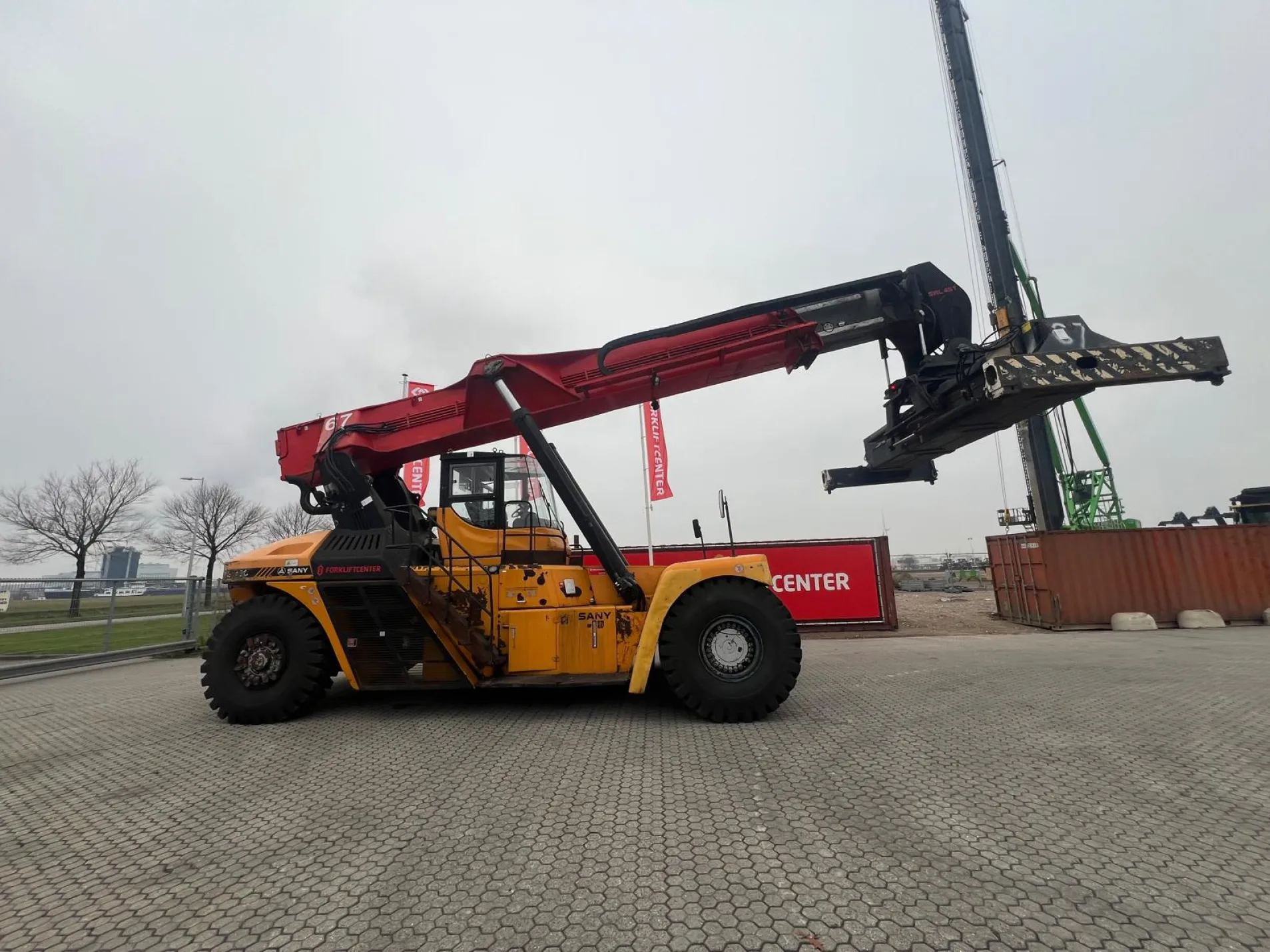 SANY RSC45C1
Reach stacker