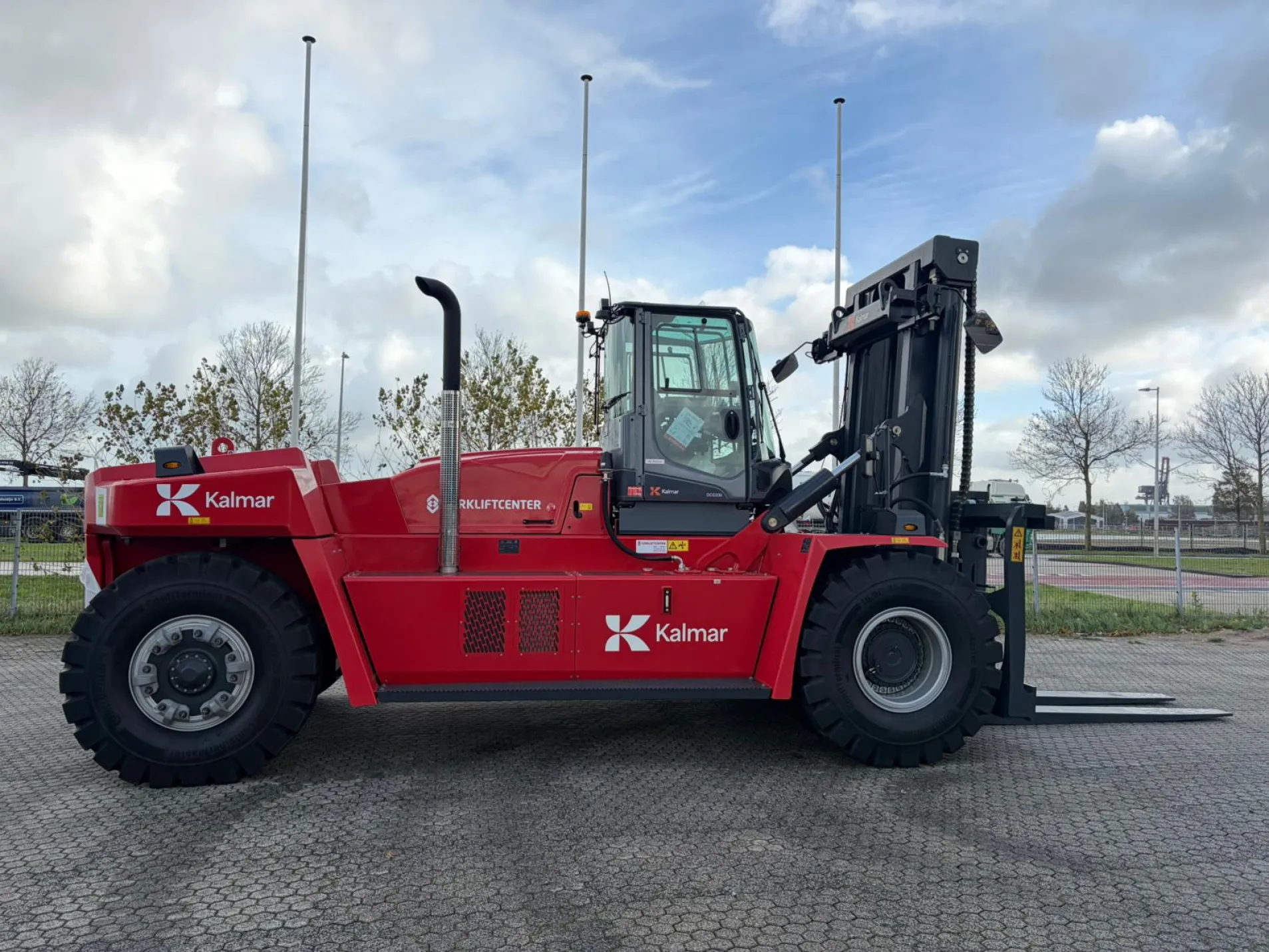 Kalmar - DCG330-12