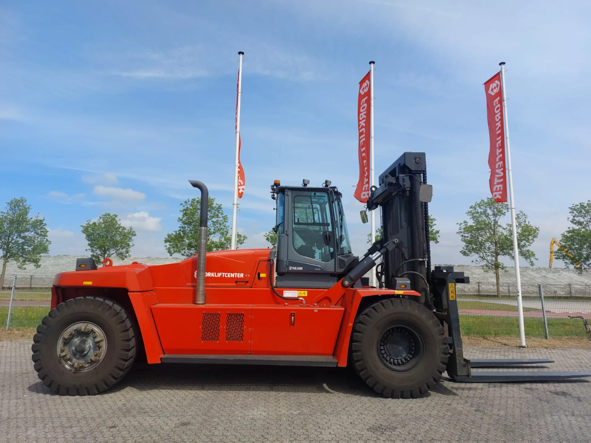 Kalmar - DCG330-12
